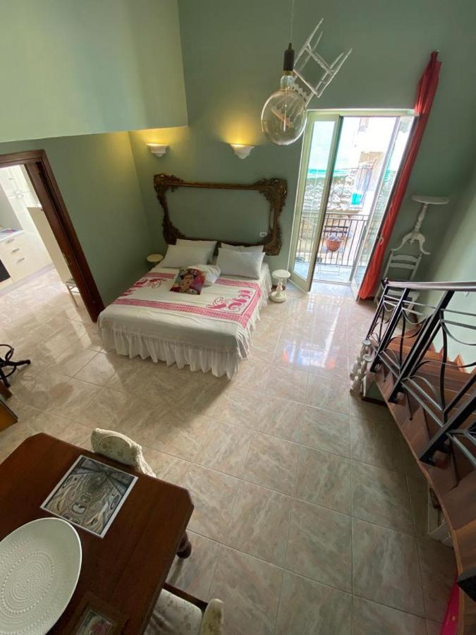 Casa Gioia, Tra Palazzo Reale,Lungomare E Monte Echia Apartment Наполи Екстериор снимка