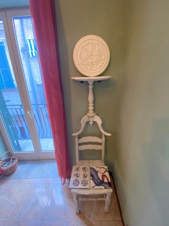 Casa Gioia, Tra Palazzo Reale,Lungomare E Monte Echia Apartment Наполи Екстериор снимка