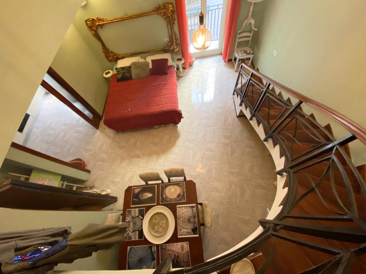 Casa Gioia, Tra Palazzo Reale,Lungomare E Monte Echia Apartment Наполи Екстериор снимка