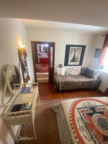 Casa Gioia, Tra Palazzo Reale,Lungomare E Monte Echia Apartment Наполи Екстериор снимка